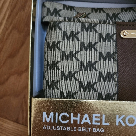 Michael Kors Brown and Cream Adjustable Belt Bag - Picture 2 of 4
